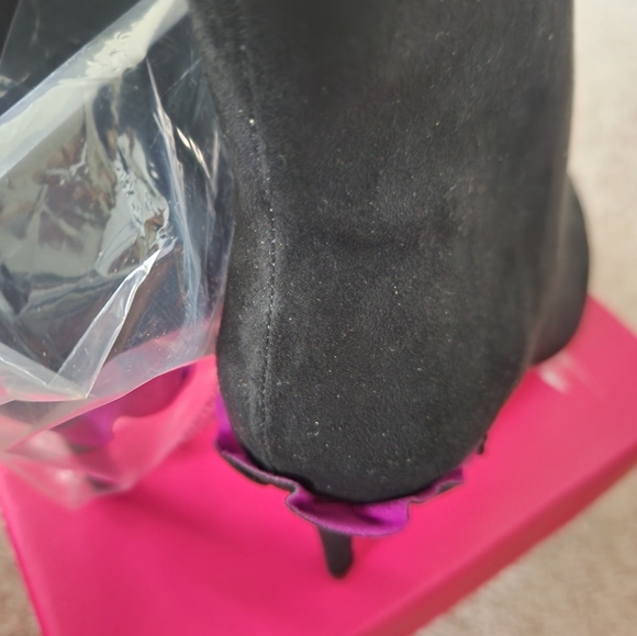 Betsey Johnson black boots - Picture 6 of 6